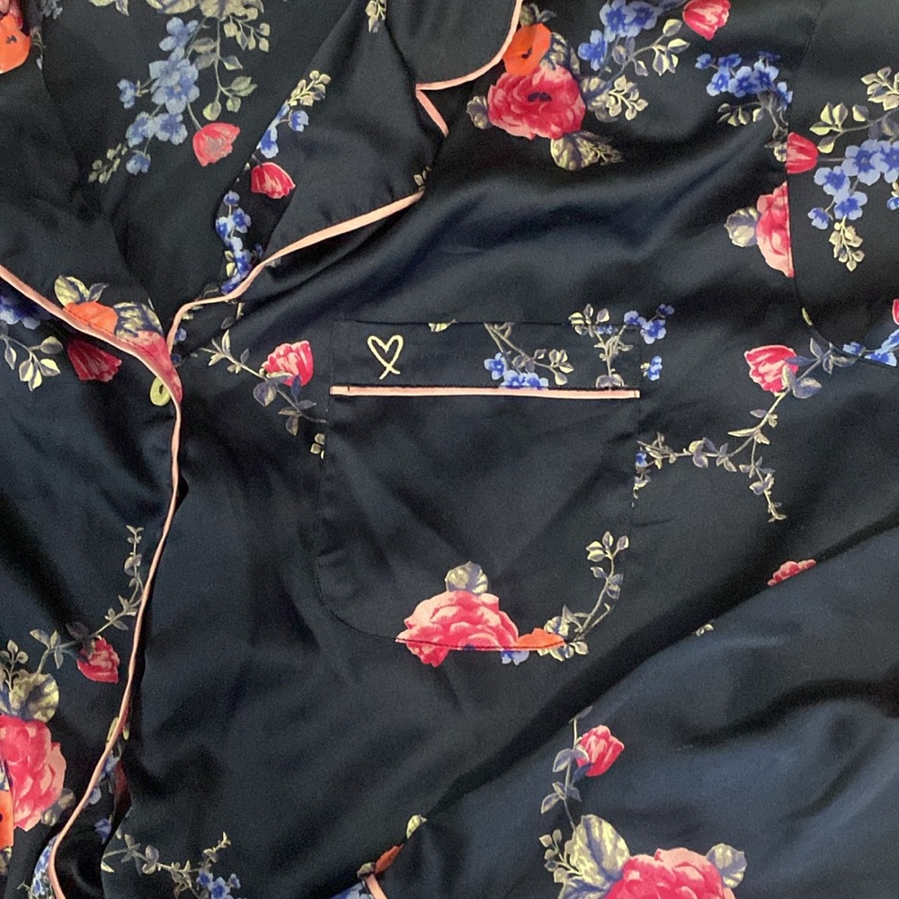 Victoria's Secret Satin Navy and Pink Floral Pajama Set size medium long - Picture 4 of 6